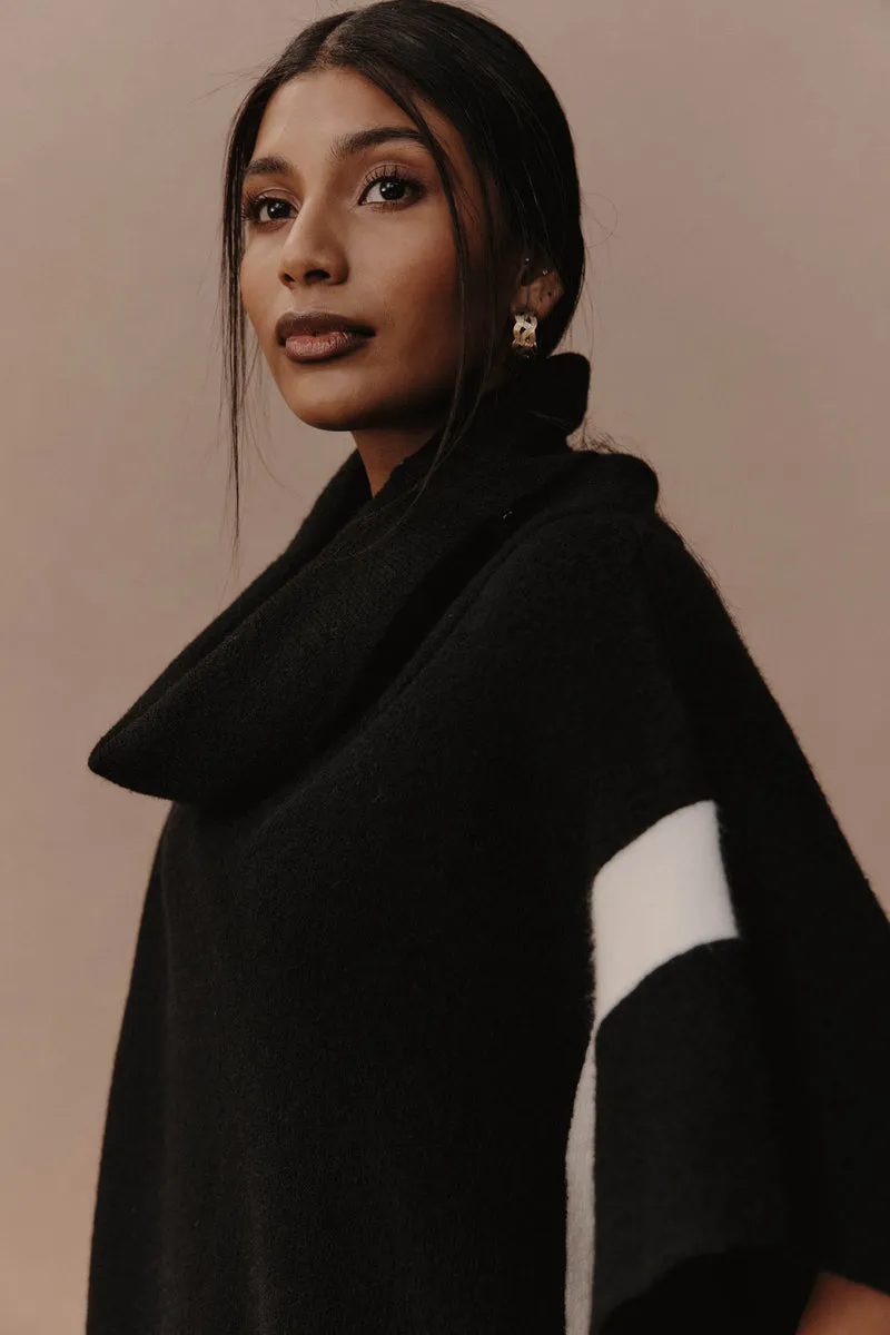 Avino Poncho Black