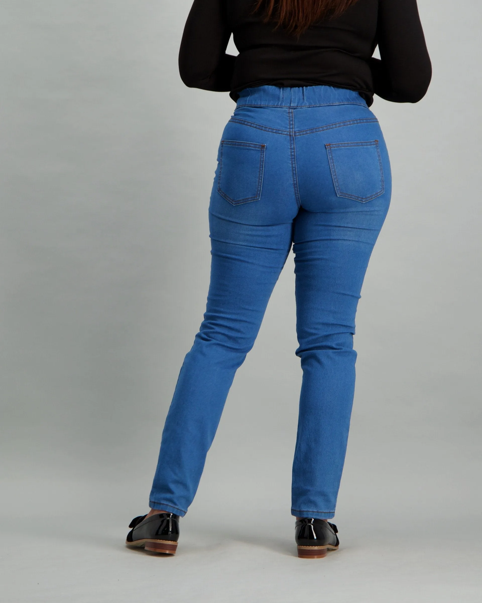 Ladies Mid-Wash Denim Jegging