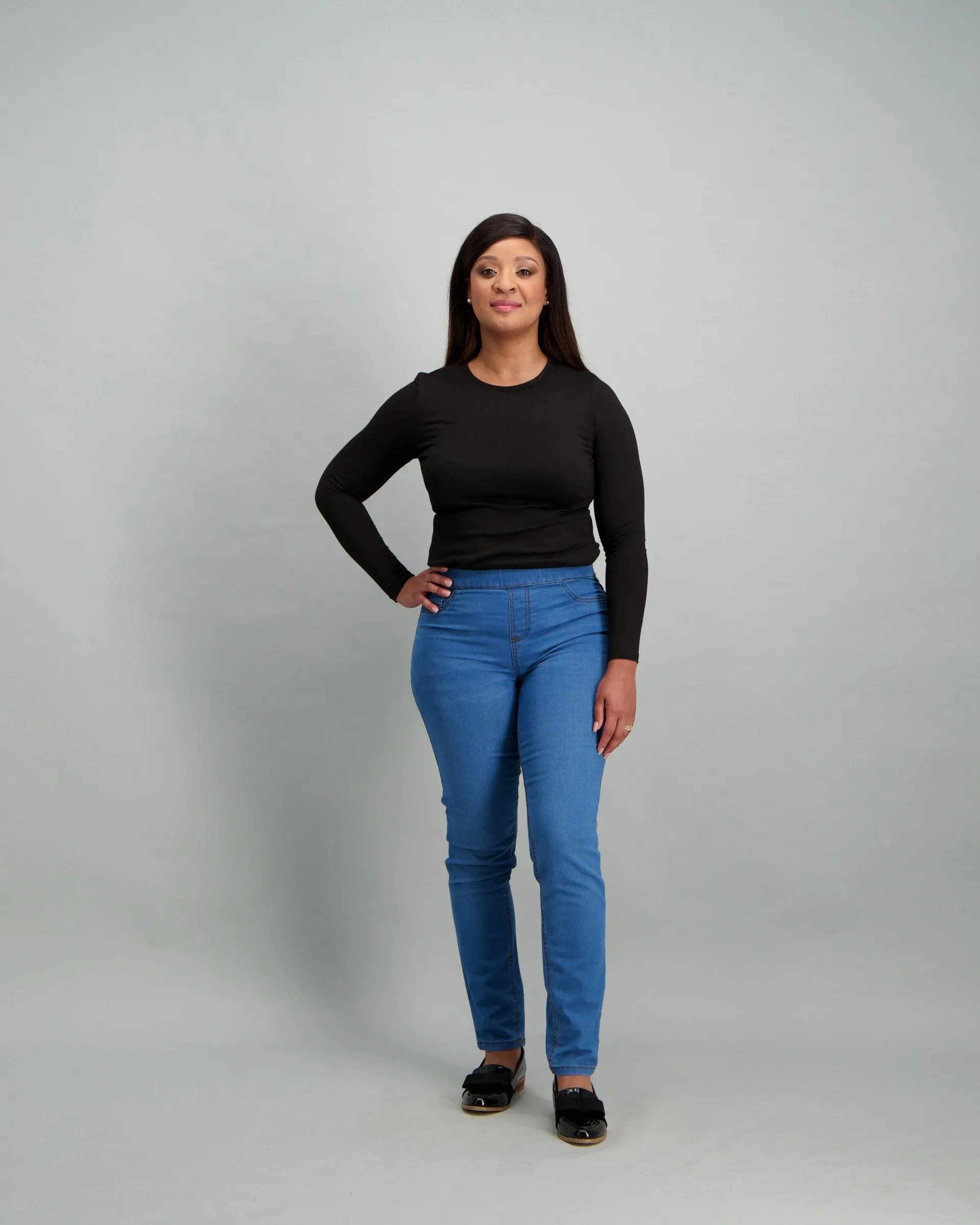 Ladies Mid-Wash Denim Jegging