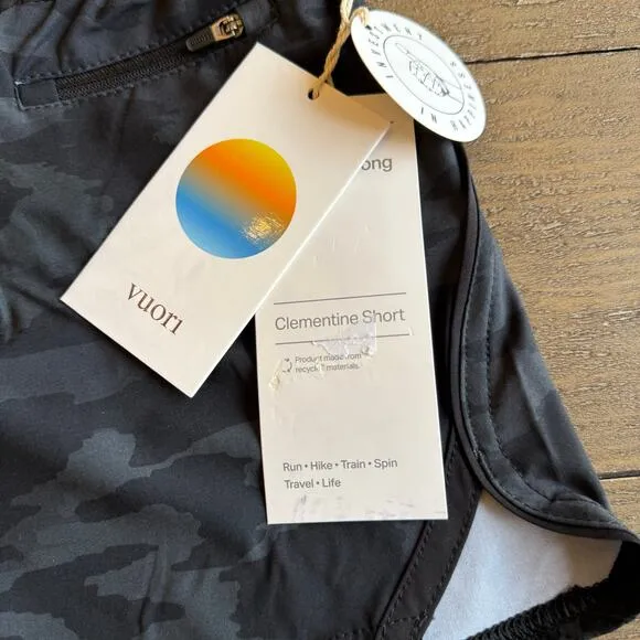 Vuori Women's Running Shorts Size XL Clementine 2.5&quot; Gray Camo Walking Workout